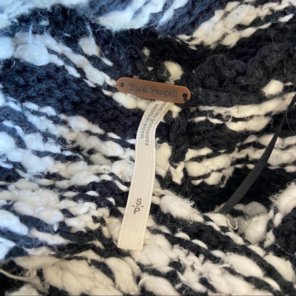 Free People poncho sweater - Picture 7 of 10